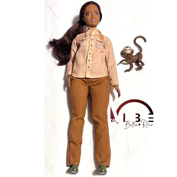 Barbie Doll National Geographic Explorer Wildlife Conservationist with Monkey - Picture 1 of 2